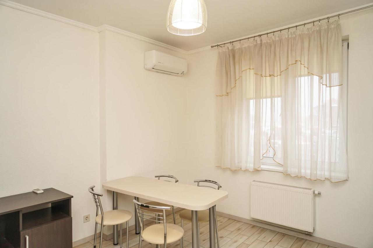 Kyiv Apartment On Chornovola 27 外观 照片