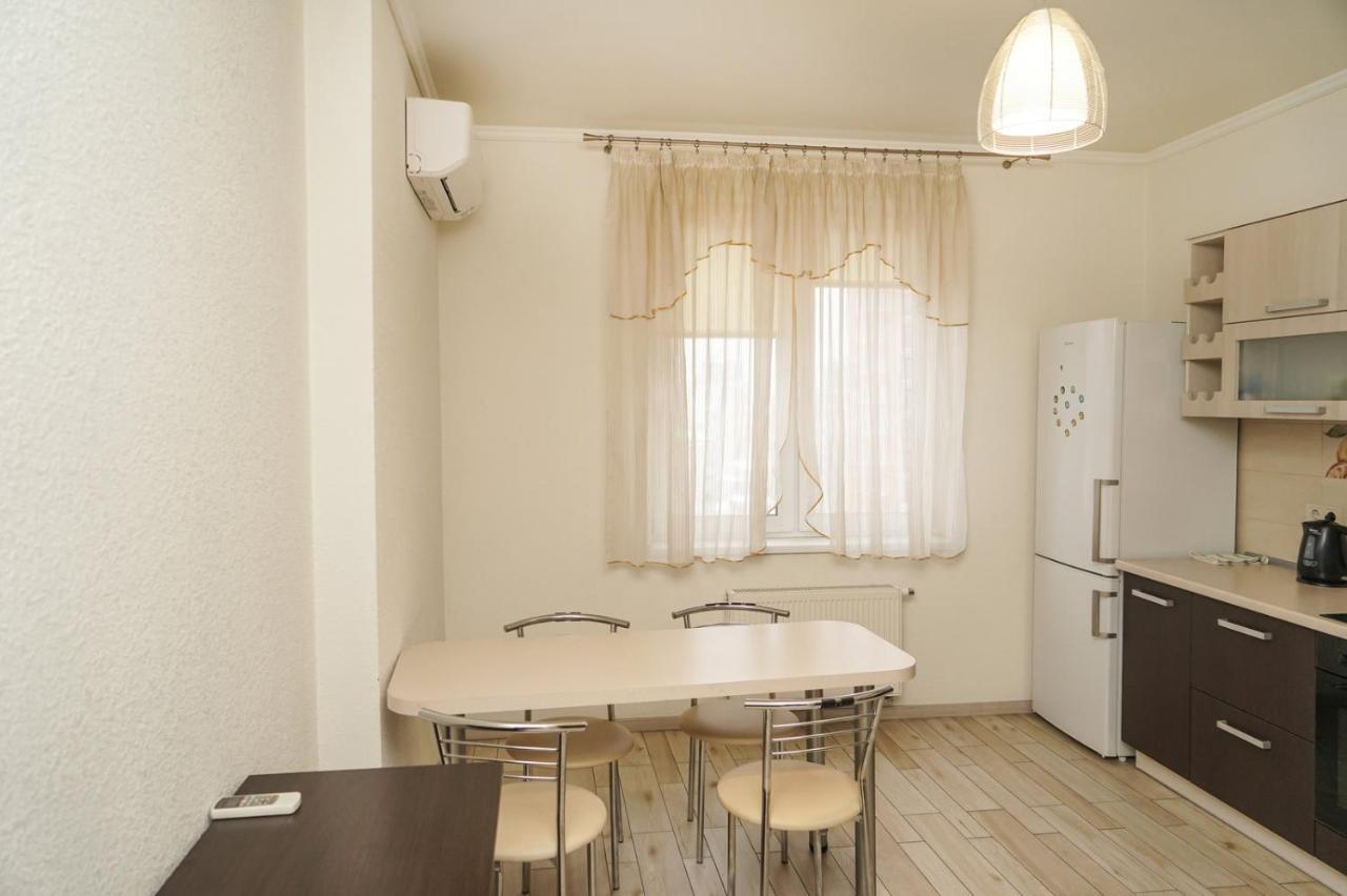 Kyiv Apartment On Chornovola 27 外观 照片